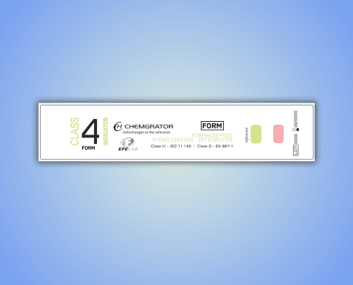 Imagen destacada del indicador Chemgrator IF04, Clase 4 según ISO 11140. Diseñado para controlar parámetros críticos de los ciclos de esterilización por formaldehído, con reacción irreversible y marcas de referencia visibles.